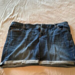 Old Navy Blue Jean Shorts Cuffed Hem Classic Style